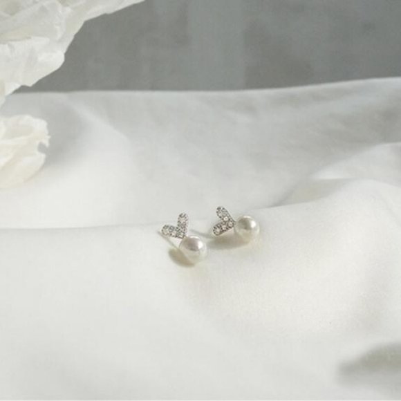 NEW 925 Sterling Silver Pearl Heart Earrings - Picture 8 of 8